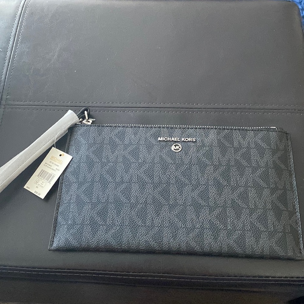 Brand New Micheal Kors clutch wristlet